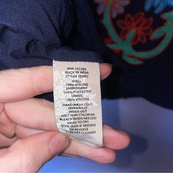 Soft Surroundings Size L Boho Floral Embroidered Navy Blouse Top - Picture 8 of 8